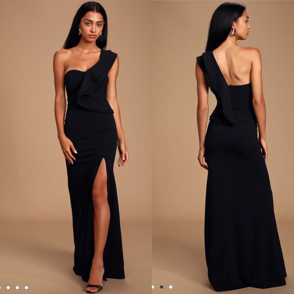 🎄NWOT Lulu’s black maxi size XS